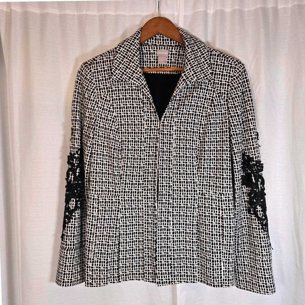 Chico's‎ Blazer Jacket Size 0 Black & White Pattern Embellished Sleeve Career